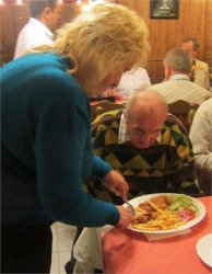 Pomoc pri odkázanosti na pomoc inej fyzickej osoby