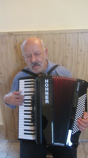 Na vlnách tónu akordeónu