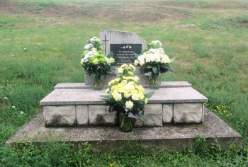 Úprava tabule na pomníku