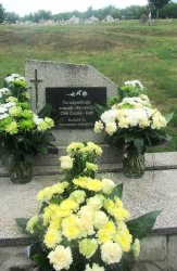 Úprava tabule na pomníku