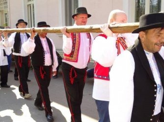 Staviame my mája...