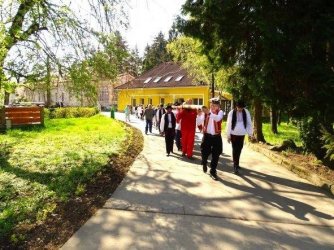 Staviame my mája...