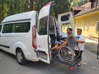 Poďakovanie MPSVaR SR a ÚBBSK za finančnú podporu pri nákupe deväťmiestneho motorového vozidla so zdvíhacou plošinou na prepravu aj imobilných osôb