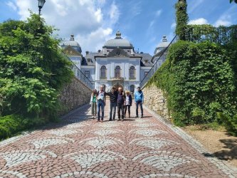 Potulky v ríši rozprávok – návšteva Vígľašského hradu a Haličského zámku