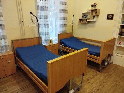 Poďakovanie MPSVaR SR a ÚBBSK za finančnú podporu pri nákupe elektrických polohovateľných postelí