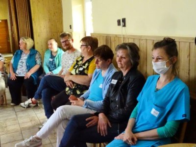 Vzdelávacia aktivita na tému „Asertívna komunikácia a deeskalačné techniky pracovníkov v sociálnych službách“