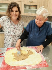 Spoločné pečenie škoricových slimákov v UD Platan