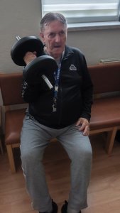 Stretnutie v telocvični – regulujeme vianočné kilá