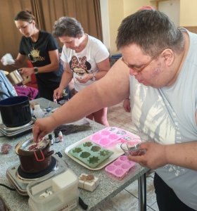 Deň výroby mydla  a vonných sviečok