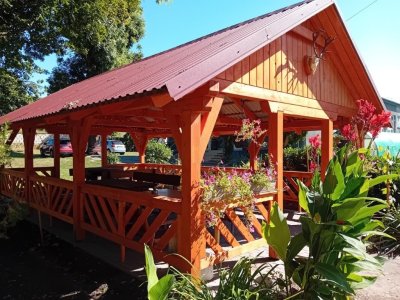 Letná grilovačka a prvé spoločné využitie nášho nového altánku