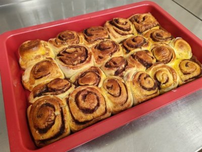 Spoločné pečenie škoricových slimákov v UD Platan