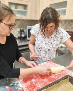 Spoločné pečenie škoricových slimákov v UD Platan