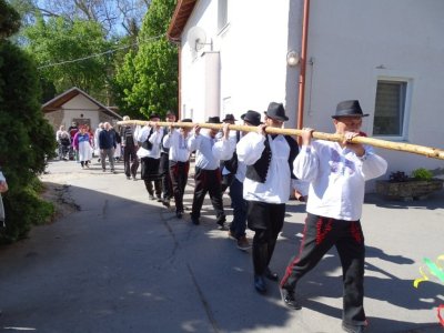 Stavanie mája znovu prinieslo do nášho zariadenia radosť aj krásu tradícií
