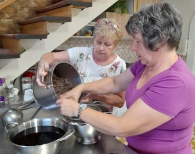 Príprava levanduľového sirupu v našom zariadení