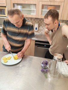 Spoločná príprava levanduľovej limonády