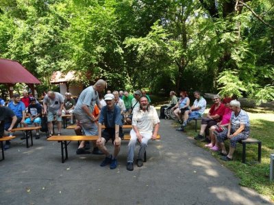 Radosť z divadelného predstavenia „Stará dievka a čert“