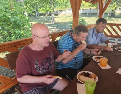 Letná grilovačka a prvé spoločné využitie nášho nového altánku